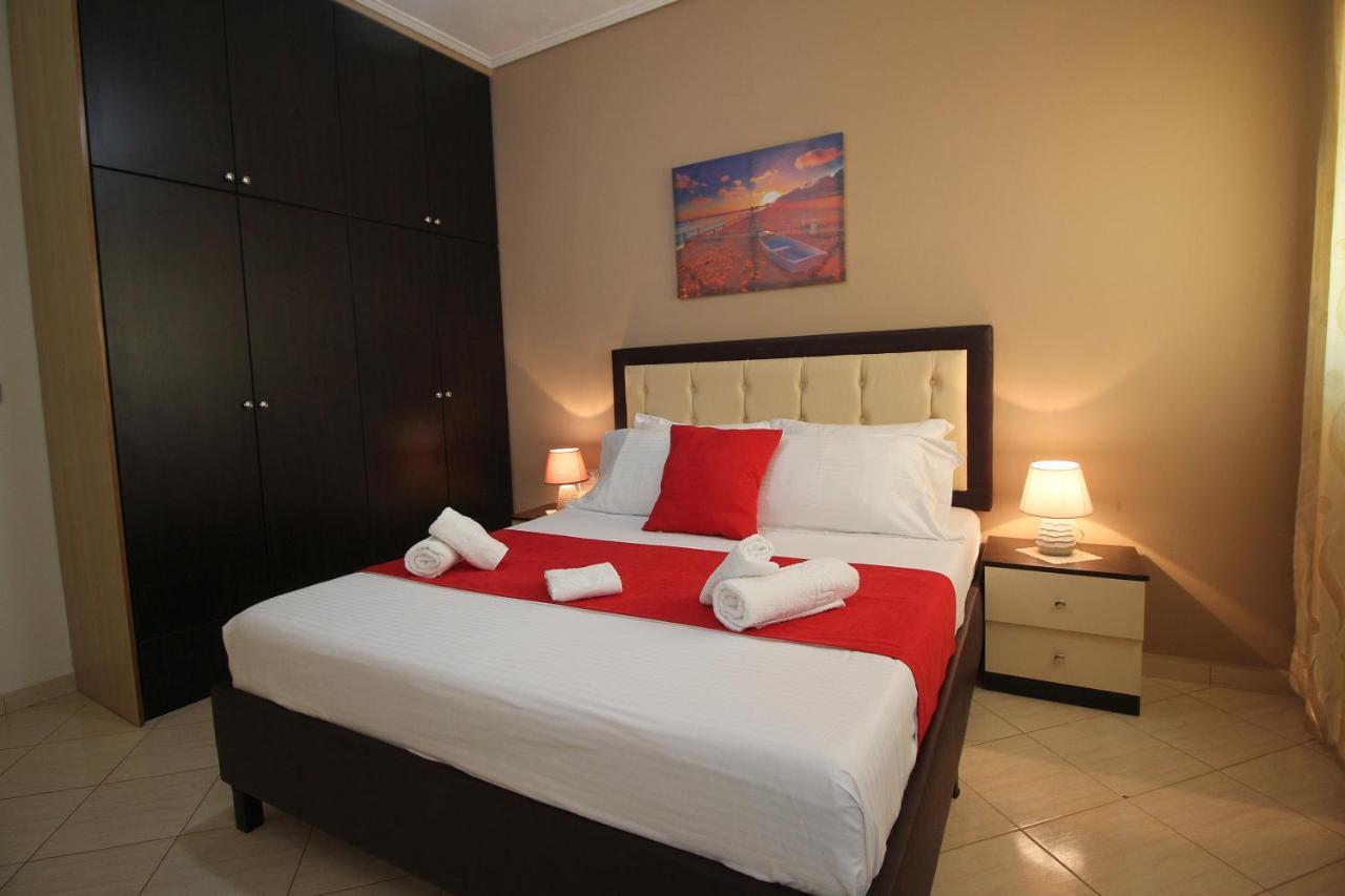 Centrum Hotel Ксамил Екстериор снимка