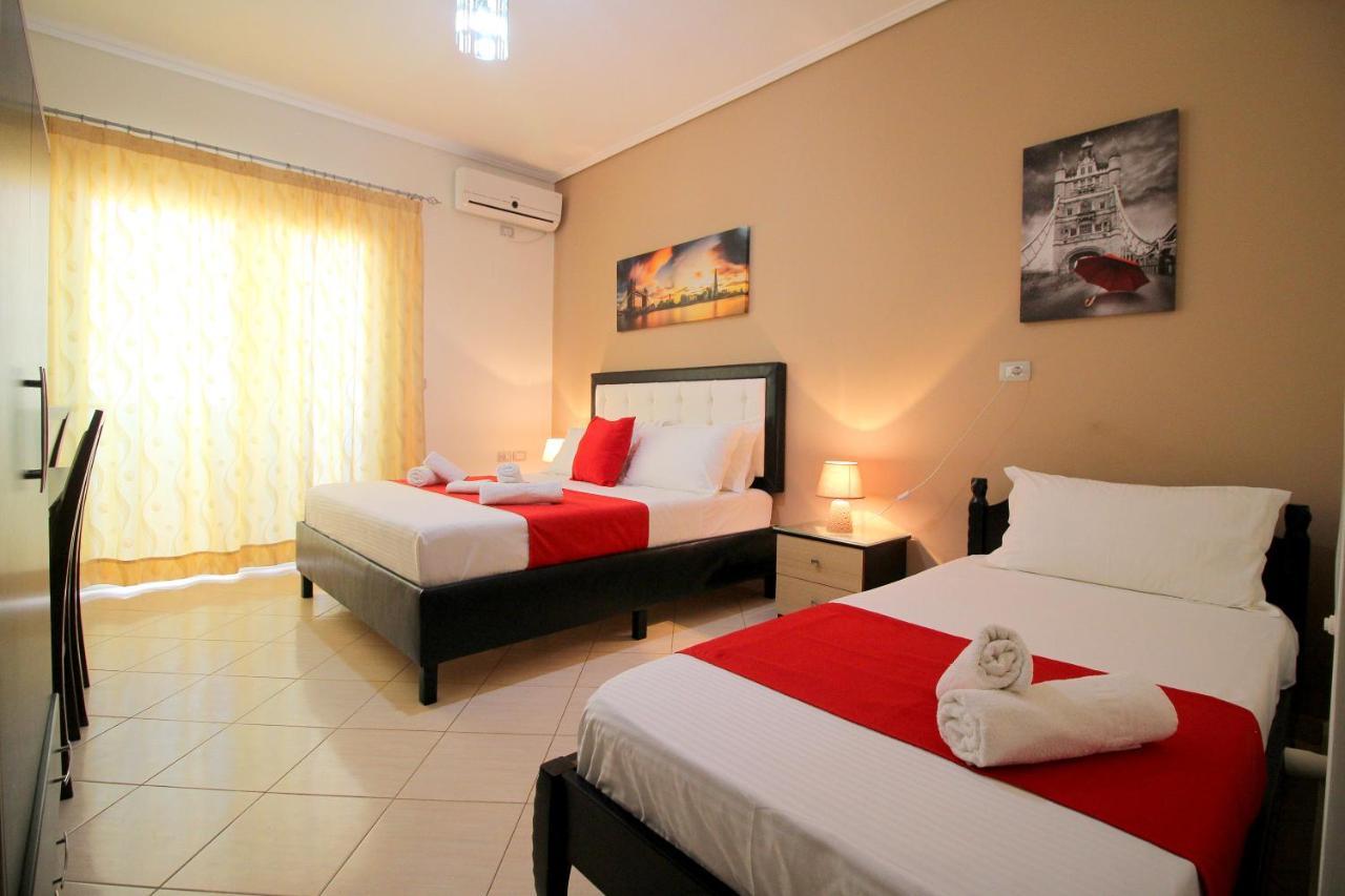 Centrum Hotel Ксамил Екстериор снимка